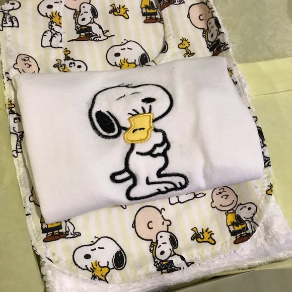 Snoopy Onesie/Bib/Burp! - Picture 5 of 6
